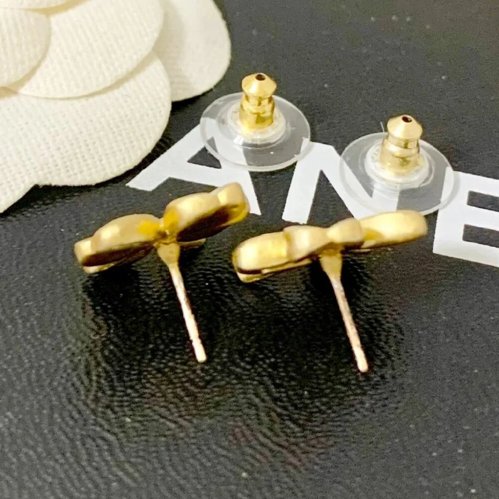 CHANEL CC Logos Clover Stud Earrings Gold Tone 03P Auth - Picture 3 of 4